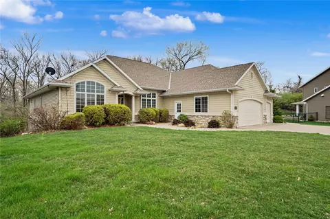 Exterior - 3241 Cedar River Ct NE, Cedar Rapids, IA 52411 photo 2 of 9