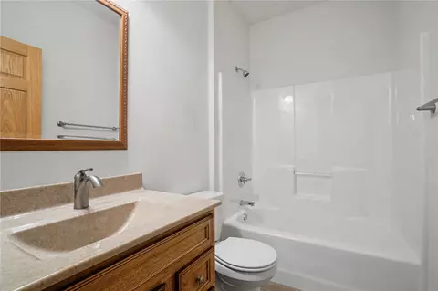 Bath - 3241 Cedar River Ct NE, Cedar Rapids, IA 52411 photo 1 of 4