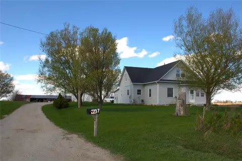 2237 68th St, Van Horne, IA 52346