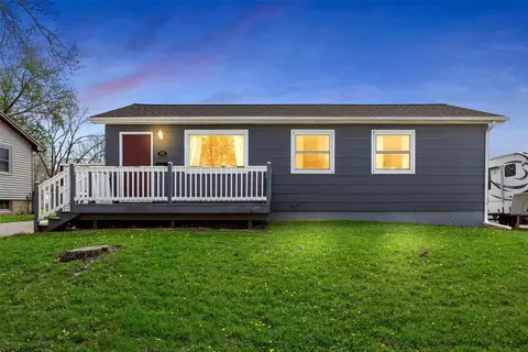 179 Lenora Dr NW, Cedar Rapids, IA 52405