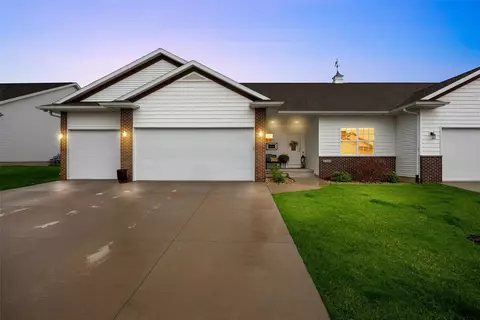 3223 Silver Oak Trl, Marion, IA 52302