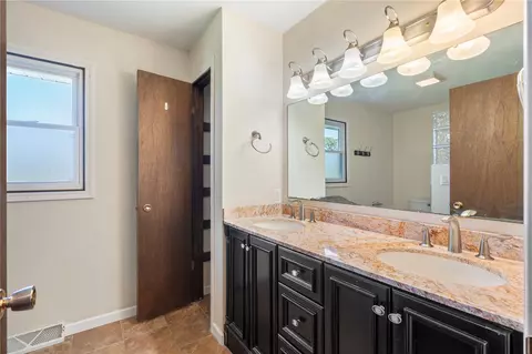 Bath - 6752 29th Ave, Shellsburg, IA 52332 photo 1 of 4