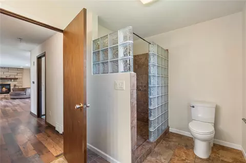 Bath - 6752 29th Ave, Shellsburg, IA 52332 photo 2 of 4