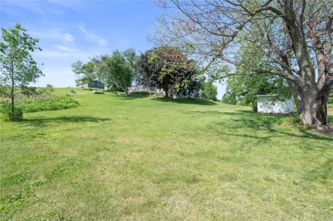 Exterior - 6752 29th Ave, Shellsburg, IA 52332 photo 5 of 9