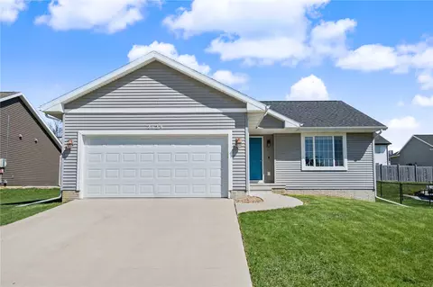 2124 Shady Grove Rd SW, Cedar Rapids, IA 52404