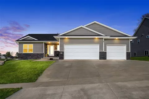 601 Gentry Ln, Tiffin, IA 52340