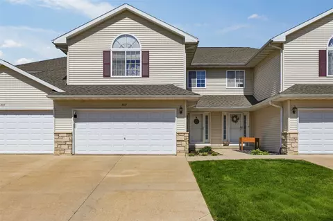 3612 Stoneview Cir SW, Cedar Rapids, IA 52404