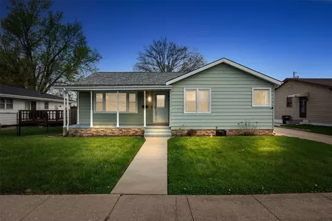 2270 24th Ave, Marion, IA 52302