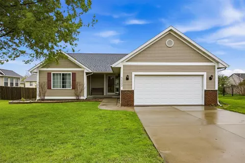 5400 Prairie Ridge Ave, Marion, IA 52302
