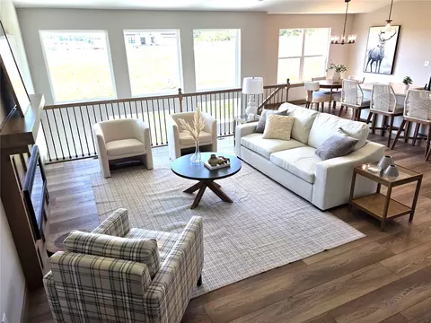 3329 Center Ct, Robins, IA 52328
