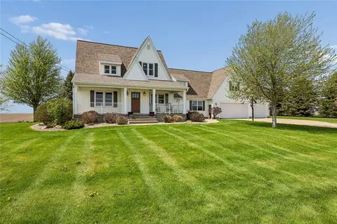 7083 18th Ave, Van Horne, IA 52346