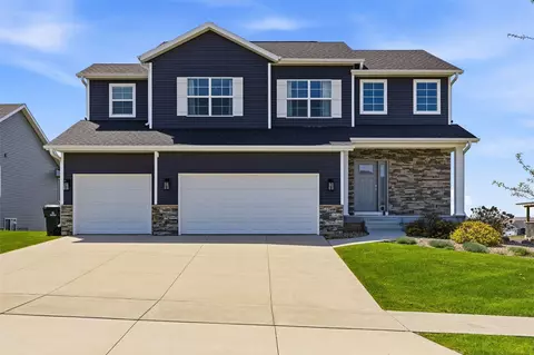2408 Nature Ridge Dr NW, Palo, IA 52324
