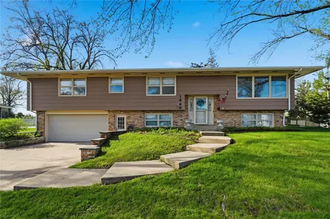 1665 25th Ave, Marion, IA 52302