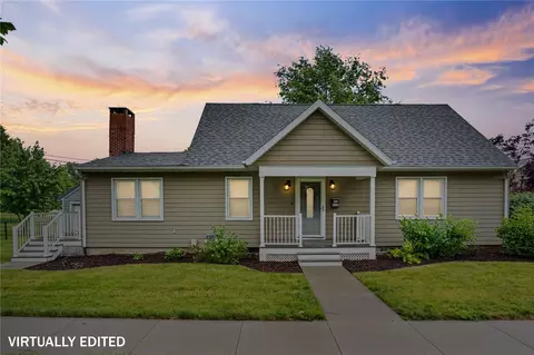 115 3rd St NE, Mount Vernon, IA 52314