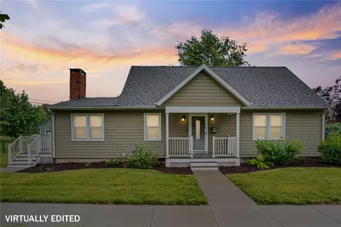 115 3rd St NE, Mount Vernon, IA 52314