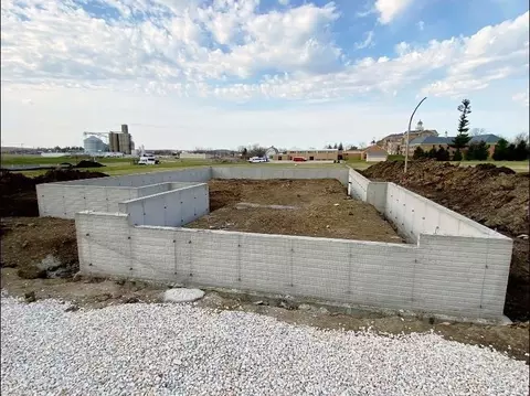 1206 J Ave, Vinton, IA 52349