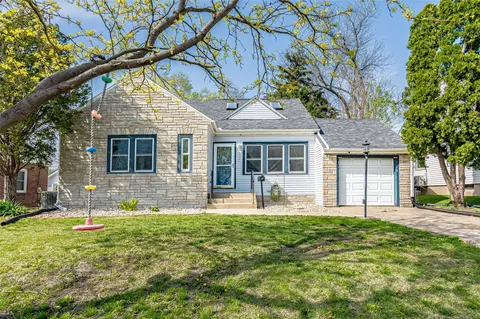 1024 Staub Ct NE, Cedar Rapids, IA 52402