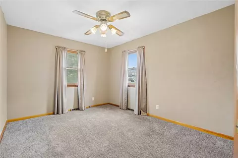 Bedroom - 903 E 12th St, Vinton, IA 52349 photo 3 of 3