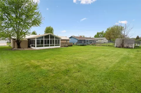 Exterior - 903 E 12th St, Vinton, IA 52349 photo 3 of 5