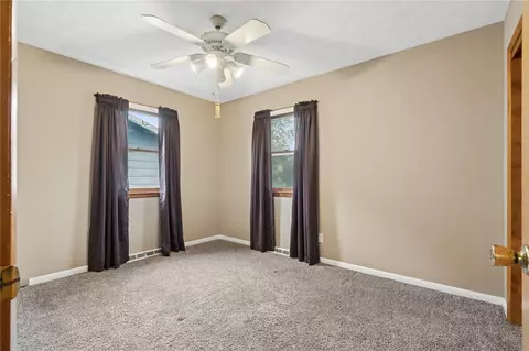 Bedroom - 903 E 12th St, Vinton, IA 52349 photo 2 of 3