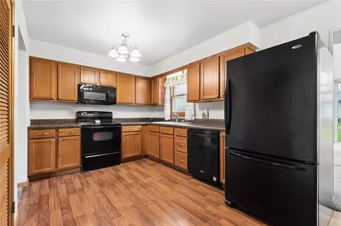 Kitchen - 903 E 12th St, Vinton, IA 52349 photo 2 of 2