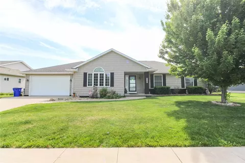 4707 Indian Ridge St SW, Cedar Rapids, IA 52404