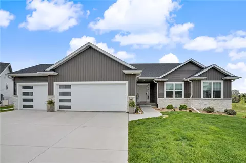 2642 Burr Oak Ct, Marion, IA 52302
