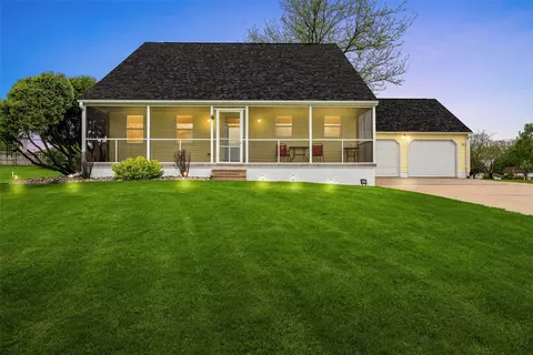 6409 Meadowlark Dr, Cedar Rapids, IA 52404