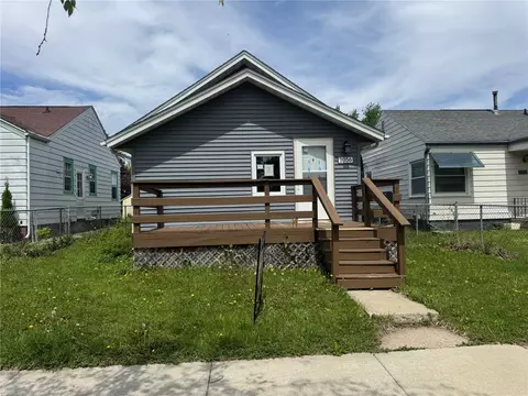 1056 H Ave NW, Cedar Rapids, IA 52405