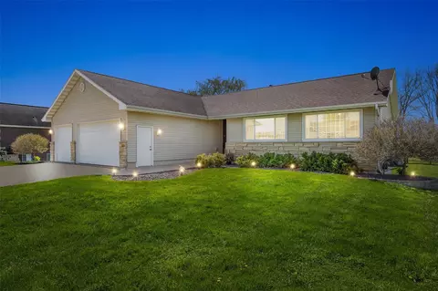 800 Kaitlynn Ave, Anamosa, IA 52205