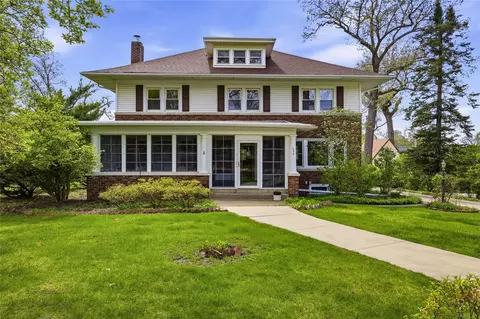 545 Knollwood Dr SE, Cedar Rapids, IA 52403