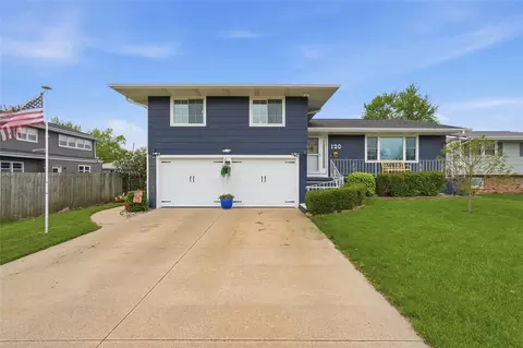 120 28th St, Marion, IA 52302