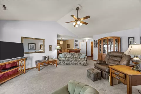4545 Westchester Dr NE #C, Cedar Rapids, IA 52402