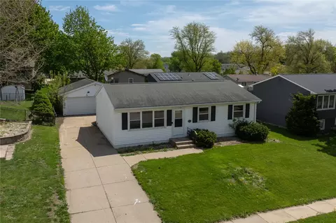 1625 S View NW, Cedar Rapids, IA 52405