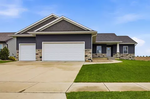 208 Shiloh Vista Ave, Urbana, IA 52345