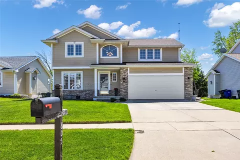 805 71st St NE, Cedar Rapids, IA 52402
