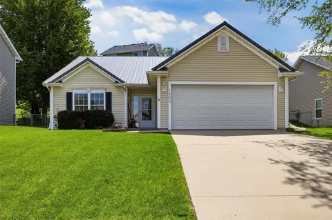 1404 Woolridge Dr, Coralville, IA 52241