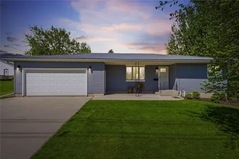 1503 G Ave, Vinton, IA 52349
