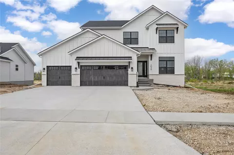 219 Meadows Field Dr NE, Cedar Rapids, IA 52402