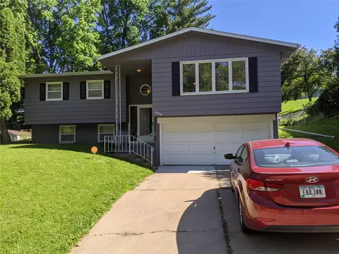 2029 Birchwood Dr NE, Cedar Rapids, IA 52402