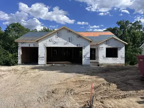 2719 Oak Crest Ct, Cedar Rapids, IA 52405