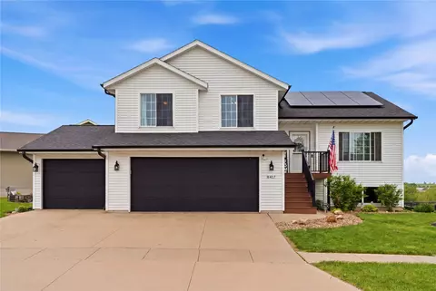 8417 Brighton Ct, Cedar Rapids, IA 52404