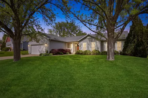 7412 Berkshire Dr NE, Cedar Rapids, IA 52402
