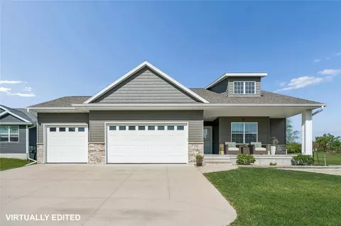 3520 Royal Dr SW, Cedar Rapids, IA 52404