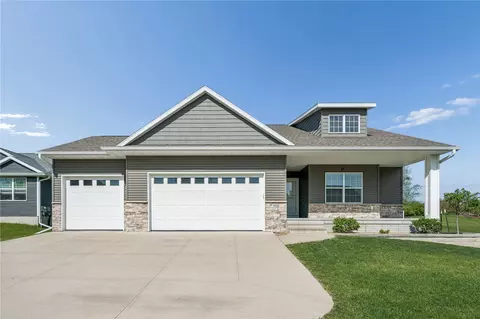 3520 Royal Dr SW, Cedar Rapids, IA 52404