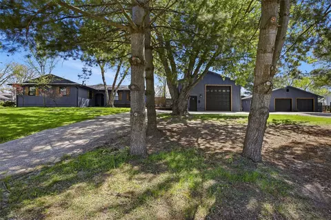 6401 Hickory Blvd SE, Cedar Rapids, IA 52403