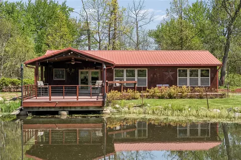 4902 Broadway Dr SE, Cedar Rapids, IA 52403
