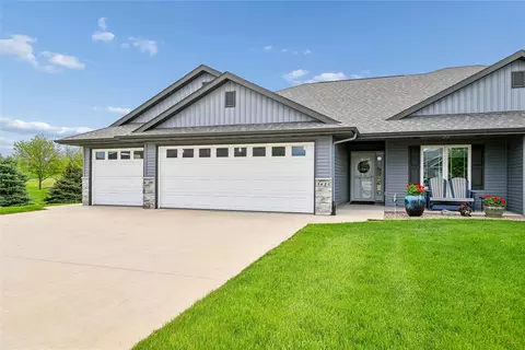 3615 Bluebird Dr SW, Cedar Rapids, IA 52404