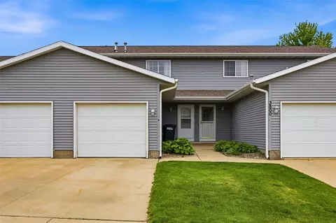 3800 Deer Valley Dr #B, Marion, IA 52302