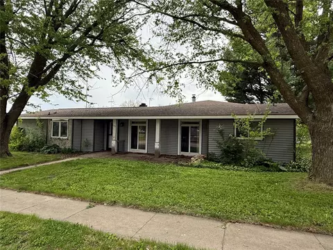 127 S Monroe St, Lisbon, IA 52253